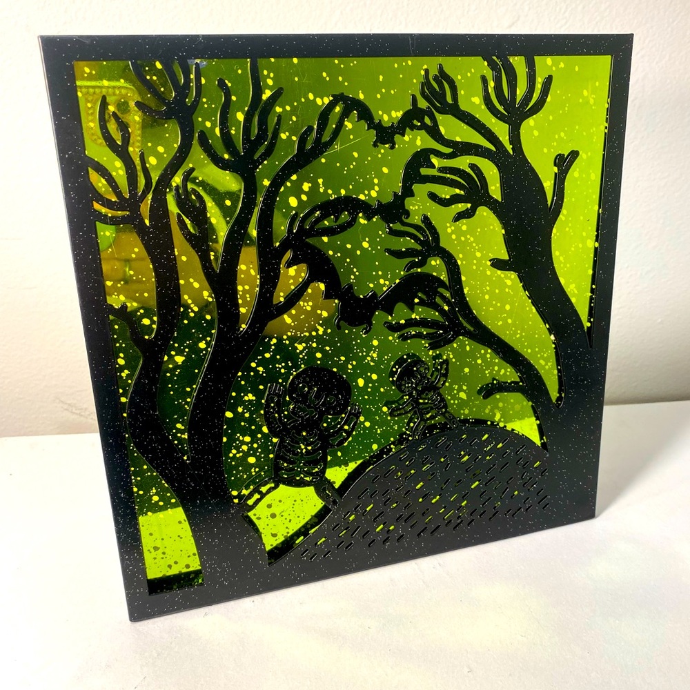 Hallmark Frank & Fright Glass Metal Skeletons & Bats Halloween Tealight Screen